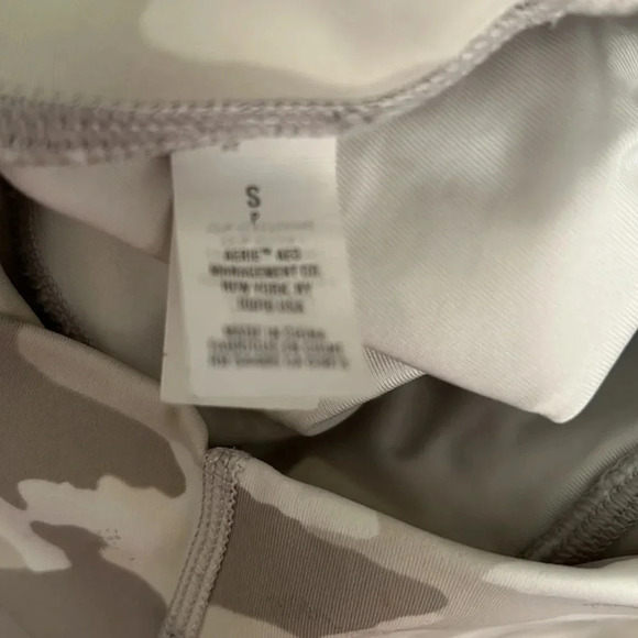 Aerie chill play move camouflage leggings size small white and gray - Picture 5 of 7